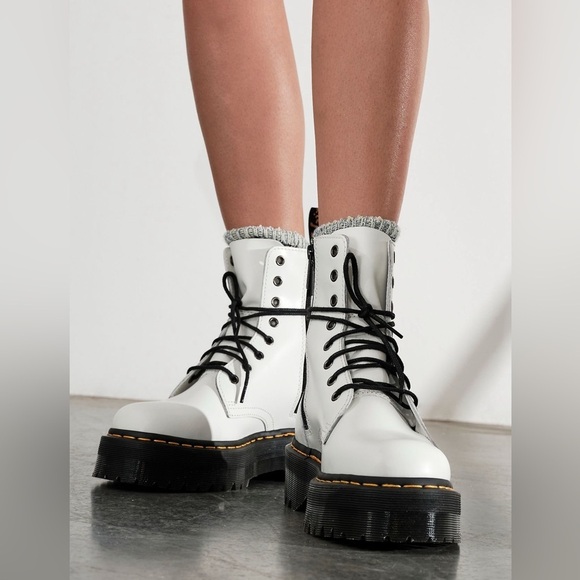 Free People Dr. Martens Jaydon Lace Up Platform Boots White SZ 7 - Picture 12 of 12